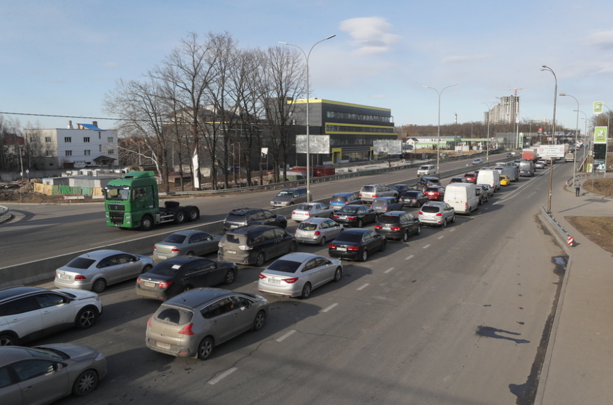 Πόλεμος στην Ουκρανία - «Σφίγγει» η ρωσική λαβίδα στο Κίεβο, «σφυροκόπημα» στη Μαριούπολη - Ζελένσκι: Αν θέλετε την πρωτεύουσά μας, θα πρέπει να την ισοπεδώσετε