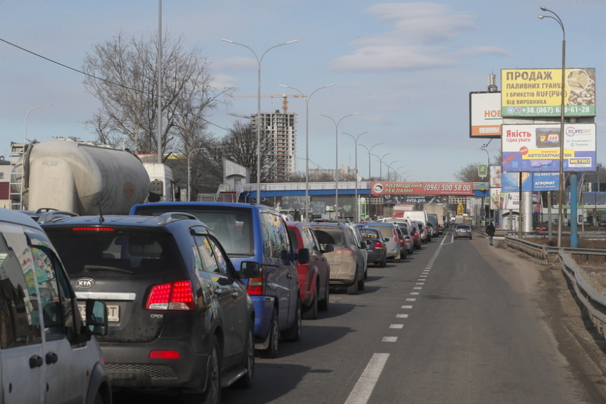 Πόλεμος στην Ουκρανία - «Σφίγγει» η ρωσική λαβίδα στο Κίεβο, «σφυροκόπημα» στη Μαριούπολη - Ζελένσκι: Αν θέλετε την πρωτεύουσά μας, θα πρέπει να την ισοπεδώσετε