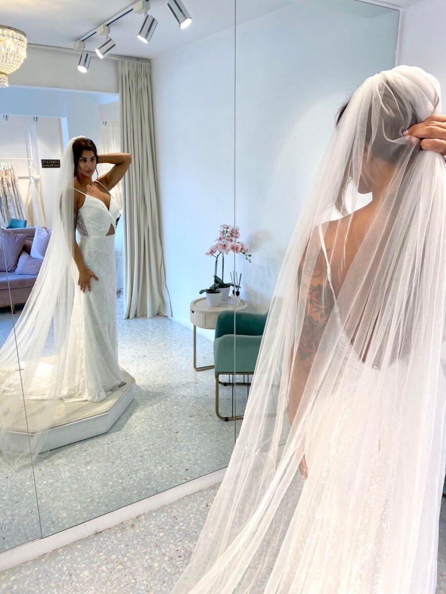 Πρόβα νυφικού για την Αθηνά Ευμορφιάδη