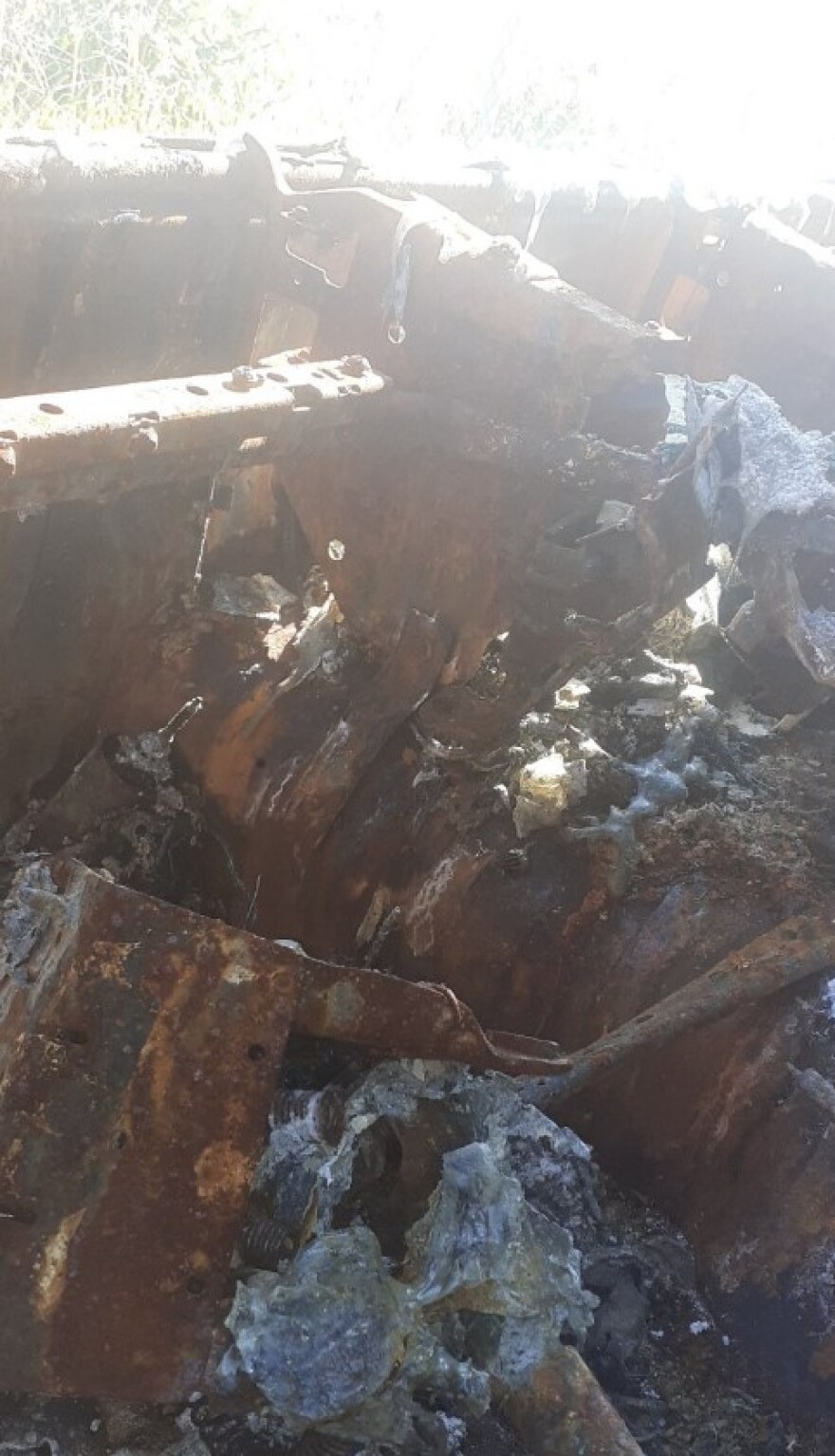 Euroferry Olympia: Ανασύρονται τα καμένα φορτηγά από τα γκαράζ του πλοίου  - Δείτε φωτογραφίες 