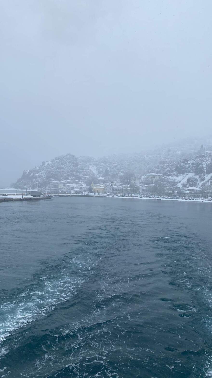 Κακοκαιρία «Φίλιππος»: Έντονη χιονόπτωση στη Σκόπελο