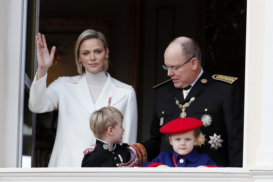 Σαρλίν του Μονακό: Επέστρεψε στο πριγκιπάτο μετά από τέσσερις μήνες νοσηλείας στη Ζυρίχη