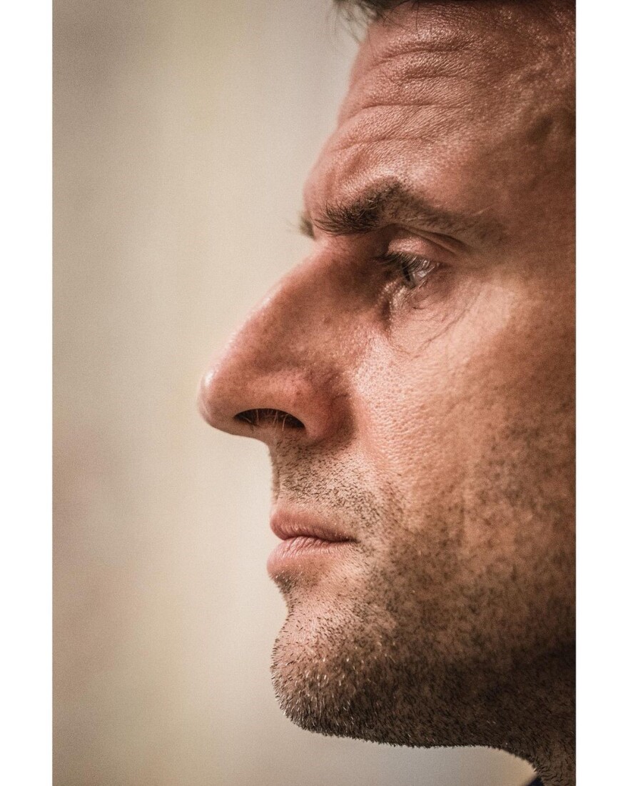 Εμανουέλ Μακρόν: Το «ανθρώπινο» πρόσωπο του Γάλλου προέδρου - Aξύριστος, ανήσυχος, με μαύρους κύκλους