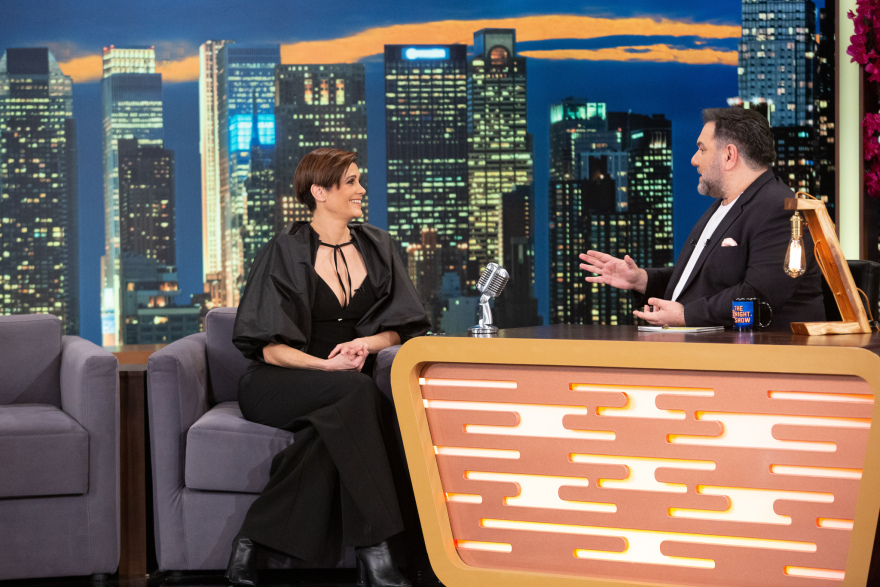 The 2night Show: Ο Γρηγόρης Αρναούτογλου υποδέχεται τον Τριαντάφυλλο και την Άννα Μαρία Παπαχαραλάμπους