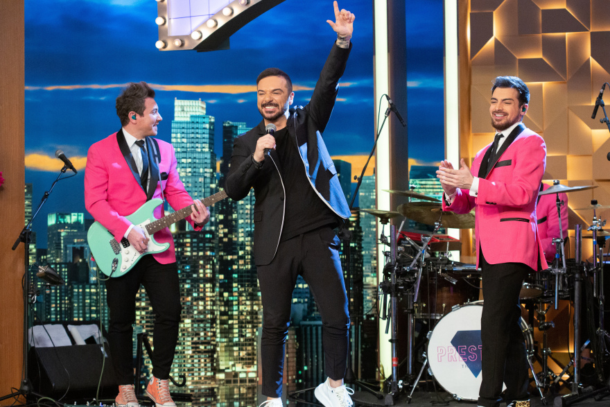 The 2night Show: Ο Γρηγόρης Αρναούτογλου υποδέχεται τον Τριαντάφυλλο και την Άννα Μαρία Παπαχαραλάμπους