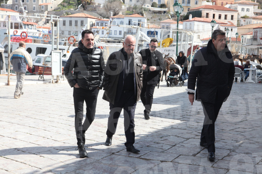 Δημήτρης Κοντομηνάς: Στην Ύδρα έγινε η εξόδιος ακολουθία