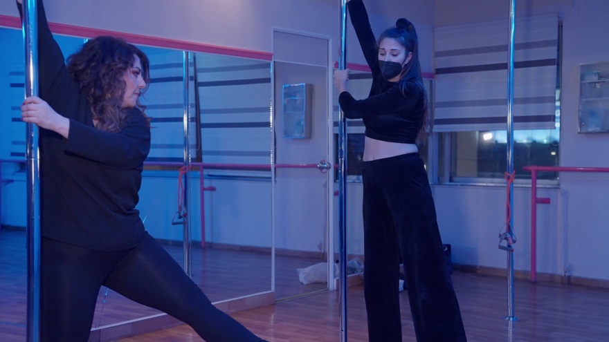Στο «Night Out» ο Θεοχάρης Ιωαννίδης υποδέχεται την Κατερίνα Ζαρίφη