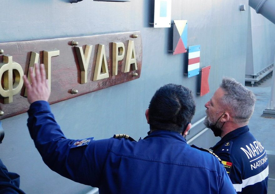 Στη φρεγάτα Ύδρα ο Γάλλος διοικητής της ναυτικής δύναμης του «Charles De Gaulle» - Φωτογραφίες