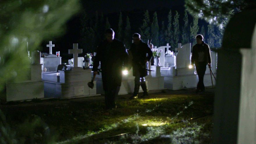 Άγριες Μέλισσες: Ο Κωνσταντής ζηλεύει τη Δρόσω - Δείτε το τρέιλερ