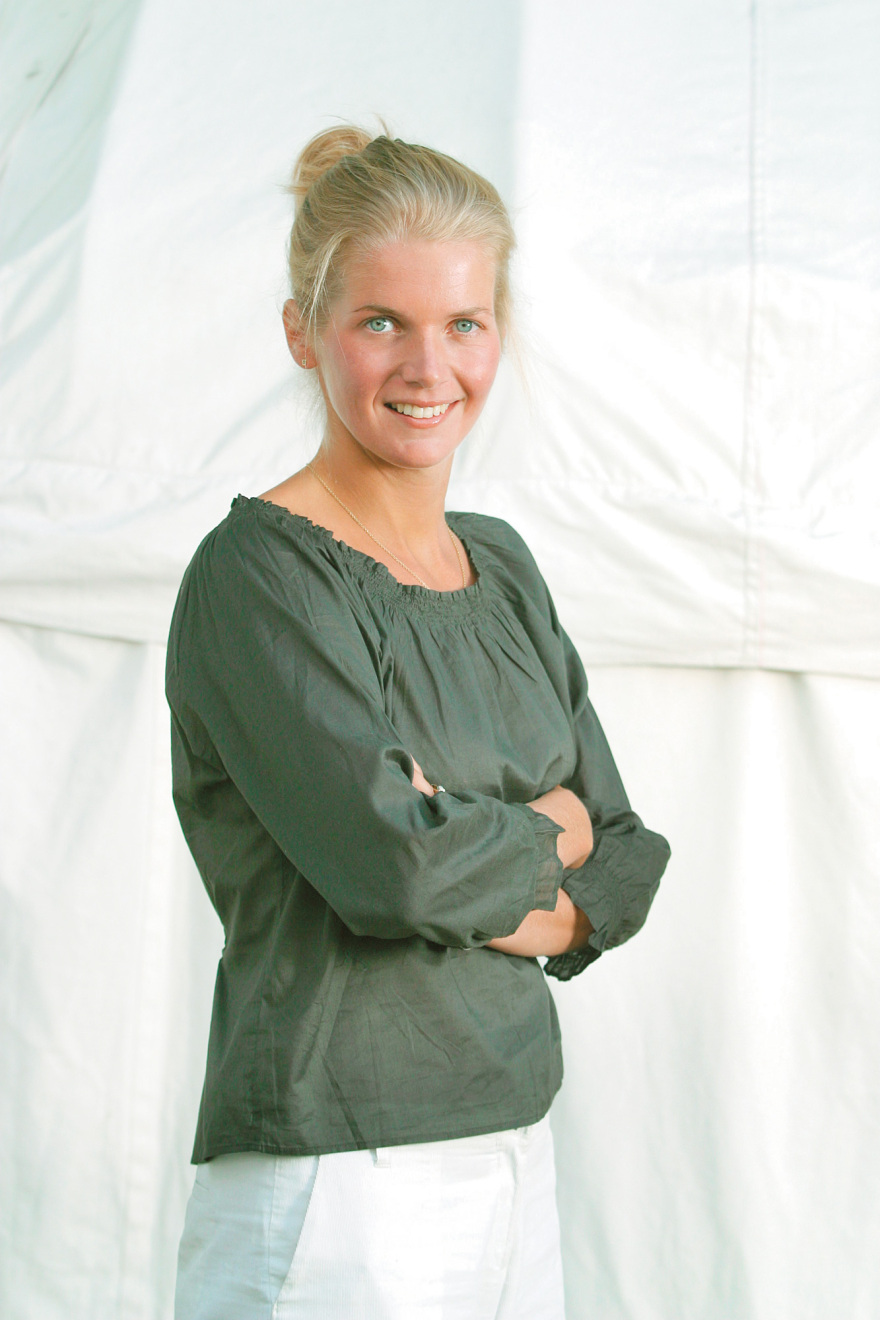 Αλεξάνδρα Τολστόι: Η εγγονή του φημισμένου Ρώσου συγγραφέα «ξεσκεπάζει» τους ολιγάρχες