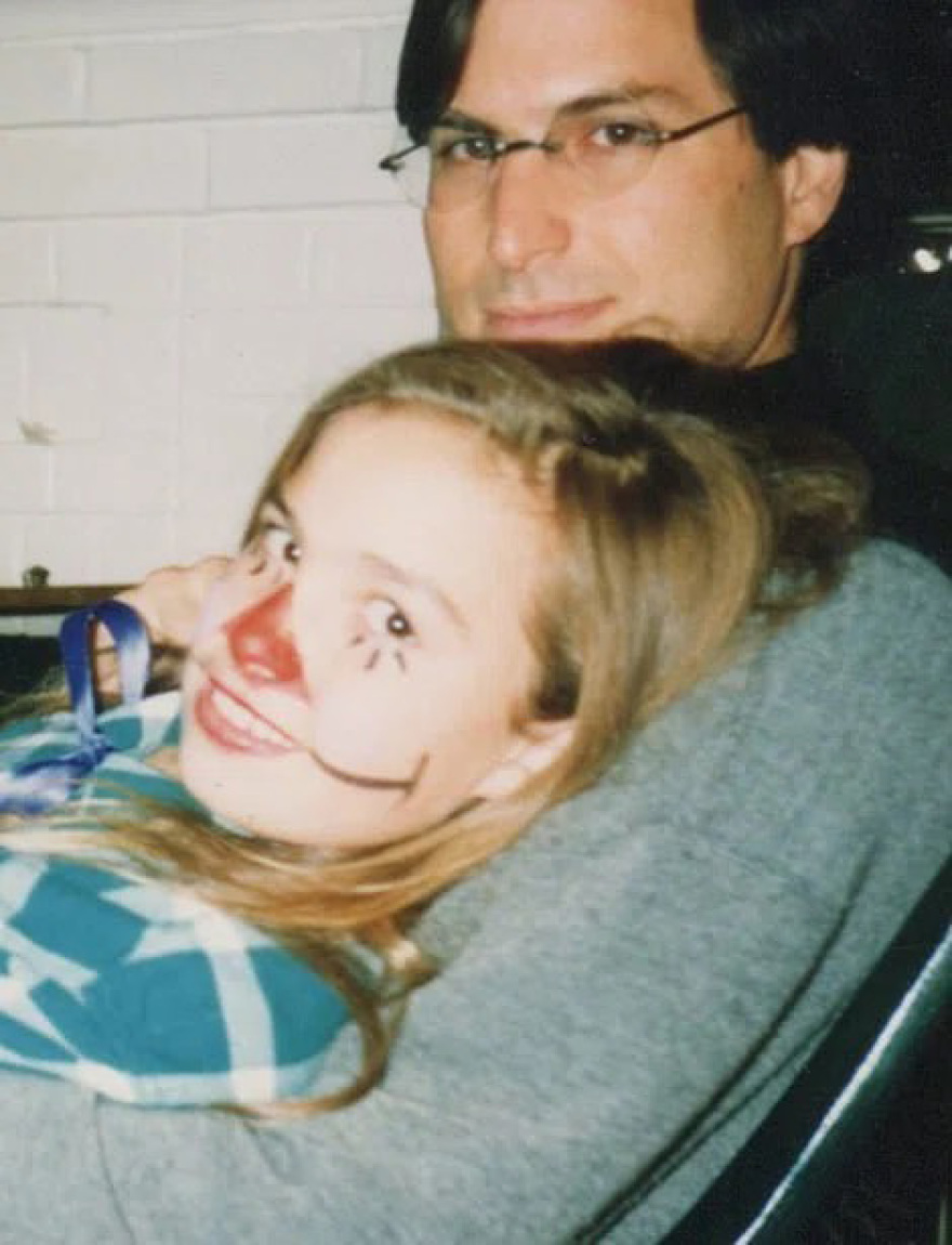 Στιβ Τζομπς: Τι απέγιναν και πώς ζουν σήμερα τα τέσσερα παιδιά του ιδρυτή της Apple;  