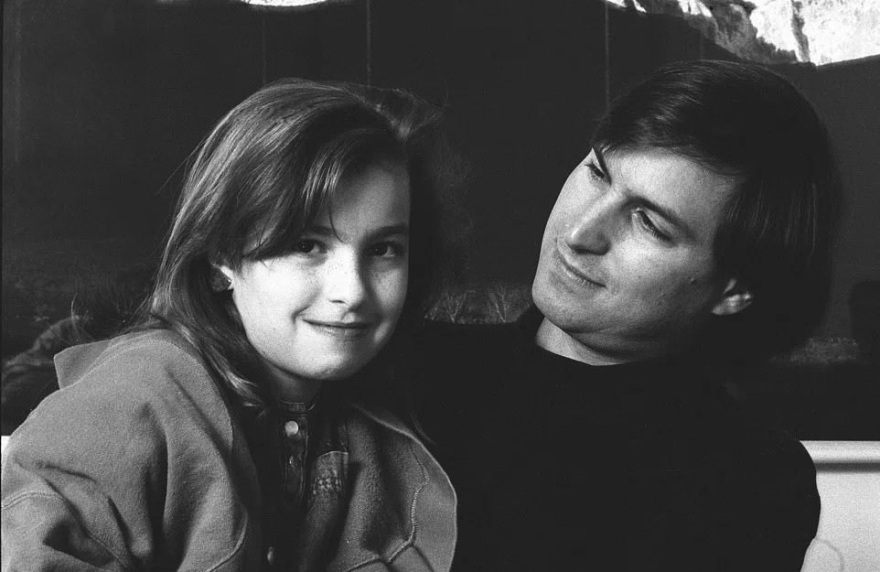 Στιβ Τζομπς: Τι απέγιναν και πώς ζουν σήμερα τα τέσσερα παιδιά του ιδρυτή της Apple;  