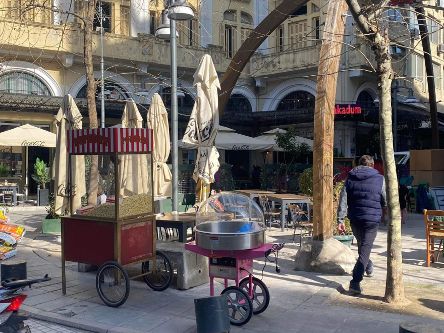 Θεσσαλονίκη: Μεταμορφώνεται σε στούντιο του Χόλιγουντ για τα γυρίσματα του «The Bricklayer» (φωτογραφίες)