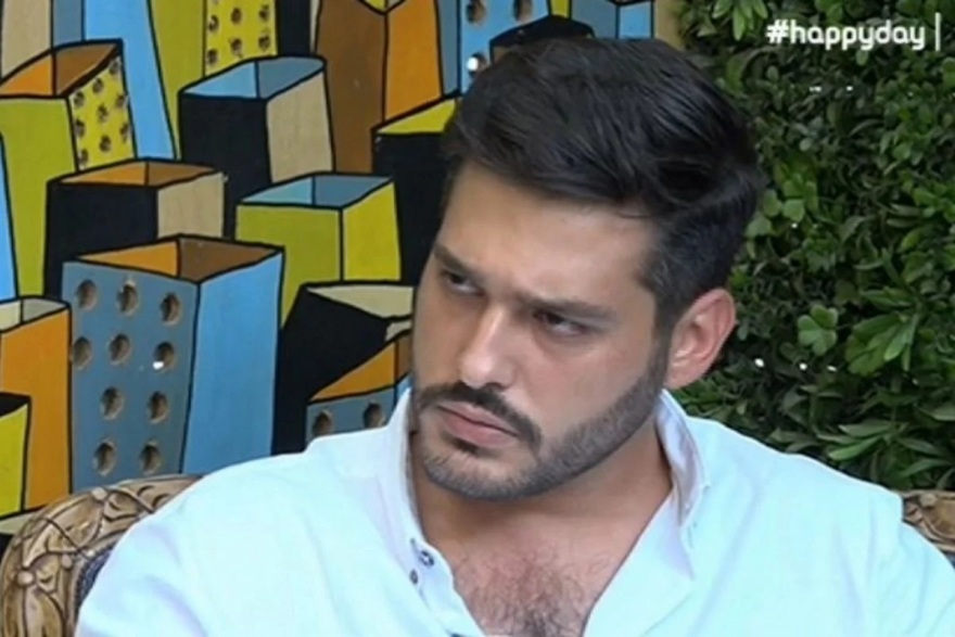 Φοίβος Παπαδάκης: Ποιος είναι ο γιος του Γιώργου Παπαδάκη που ρίχνεται στην αρένα της τηλεόρασης