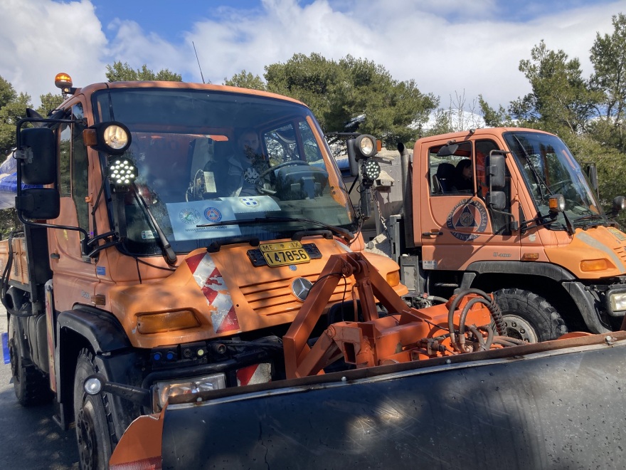 Κακοκαιρία «Φίλιππος»: Στην Πεντέλη, το πάθημα του προηγούμενου χιονιά έγινε μάθημα...