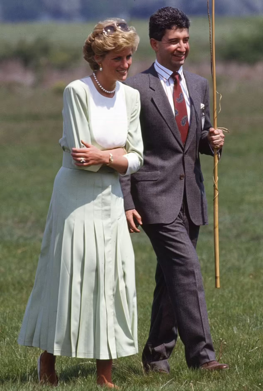 «Η Νταϊάνα πέθανε πεπεισμένη ότι την πρόδωσα» - Ο πιστός βοηθός της πρίγκιπισσας ξεσκεπάζει την πλεκτάνη του BBC