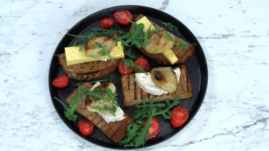 «Kitchen Lab»: Comfort συνταγές προτείνει ο Άκης Πετρετζίκης