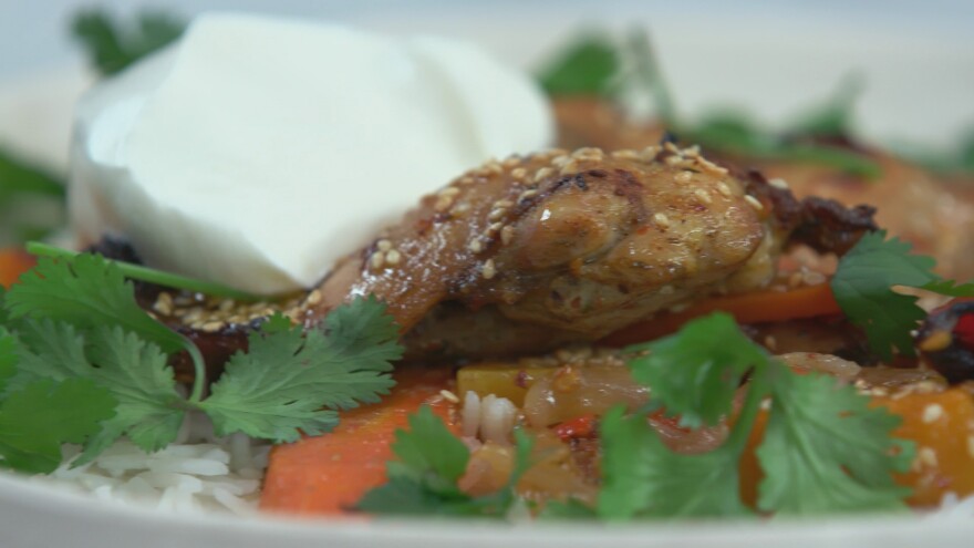 «Kitchen Lab»: Comfort συνταγές προτείνει ο Άκης Πετρετζίκης