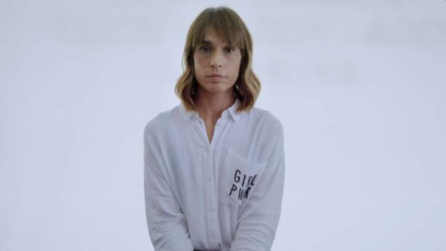 «Ζω από θαύμα»: Η ιστορία της Λάουρα που σώθηκε από τις μαχαιριές του πρώην της