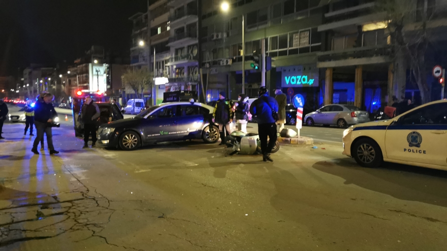 Θεσσαλονίκη: Τρελή πορεία για λεωφορείο που παρέσυρε 9 οχήματα - Πέντε οι τραυματίες