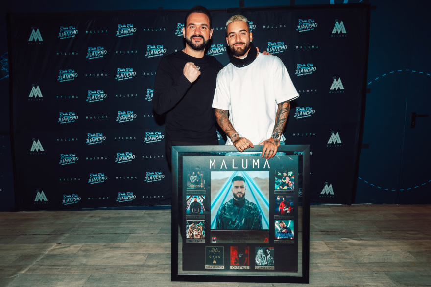 Maluma: Πλατινένια απονομή από την Panik Records