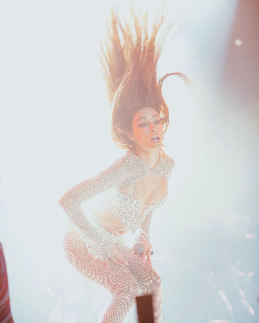 Συναυλία Maluma στο ΟΑΚΑ: Ελληνίδες θαυμάστριες του πέταξαν τα σουτιέν τους στη σκηνή