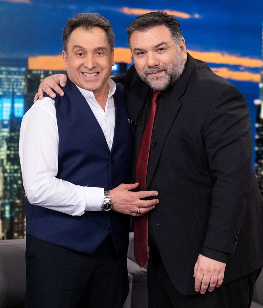 Το «The 2Night Show» υποδέχεται τον Πάνο Σταθακόπουλο και την Κρυσταλλία 