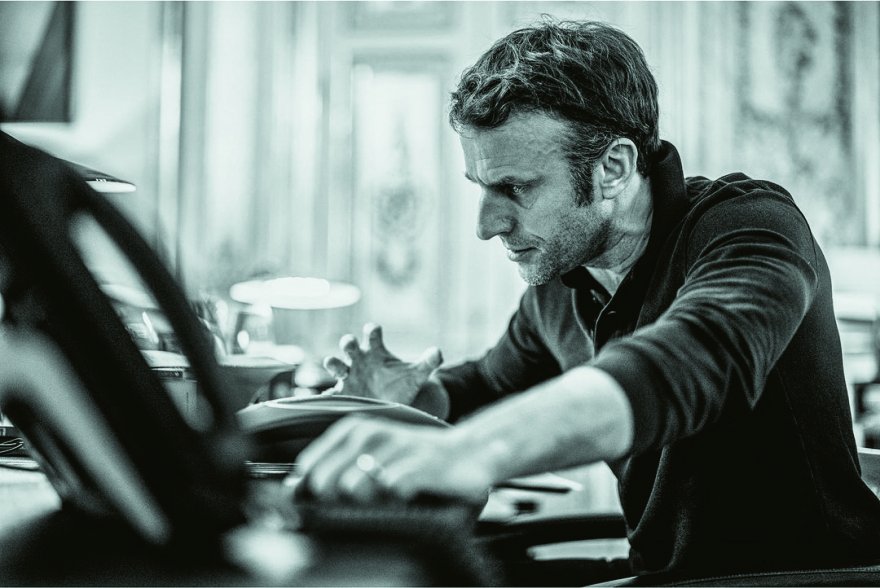 Εμανουέλ Μακρόν: Ποια είναι η φωτογράφος που «χτίζει» το νέο ηγετικό προφίλ του Γάλλου προέδρου