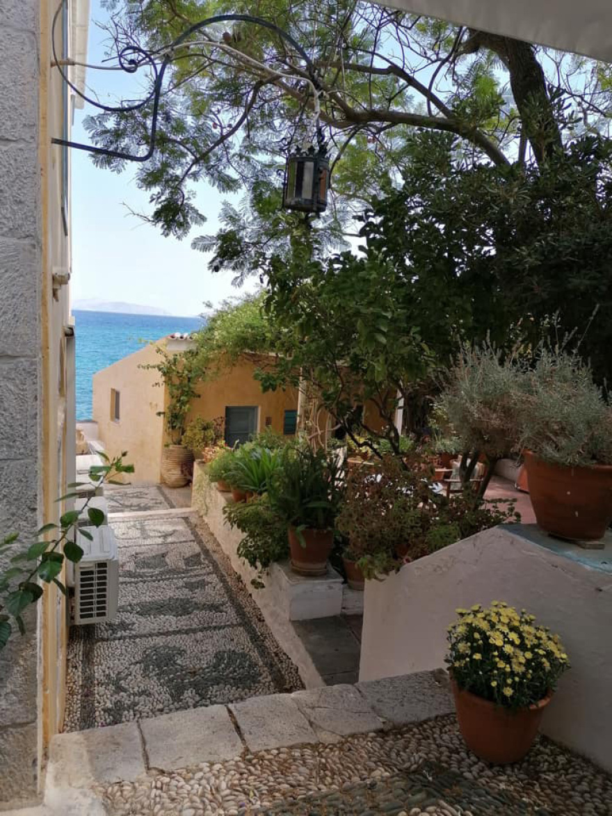 Η ιστορία της νεοκλασικής κατοικίας Καλλιγά στις Σπέτσες που καταστράφηκε από πυρκαγιά