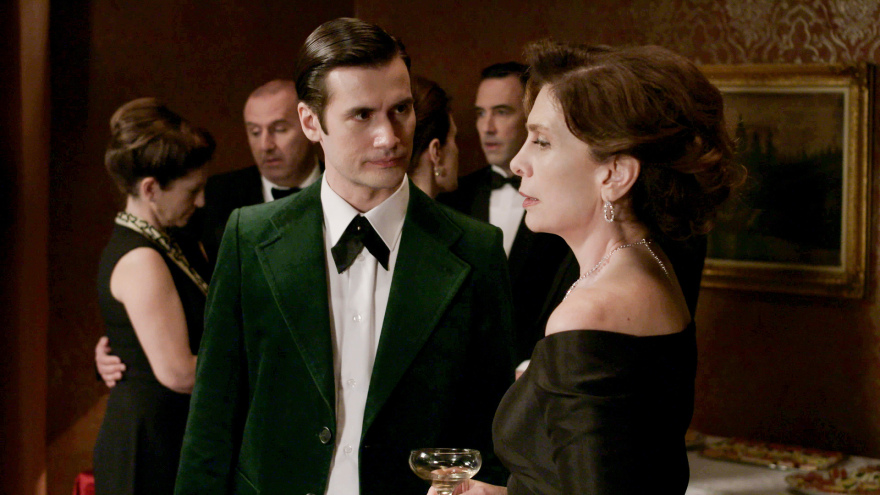 Άγριες Μέλισσες: Η Πηνελόπη μετανιώνει για το πισωγύρισμά της με τον Μελέτη