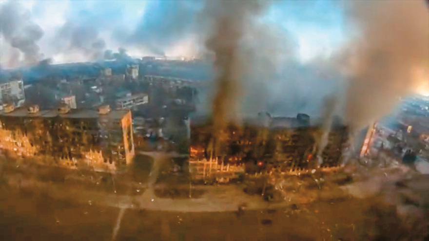 Πληγωμένος ο Πούτιν χτυπάει όπου βρει και αναζητά «αποδιοπομπαίους τράγους»