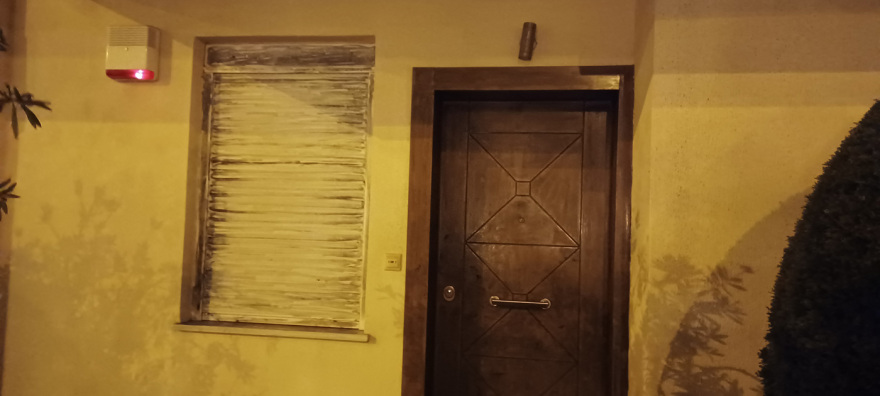 Απαγωγή Κυπαρίσση - Γιάφκα στο Χαλάνδρι: Φωτογραφίες από το διαμέρισμα όπου έκρυβαν τον γνωστό επιχειρηματία