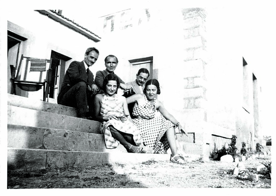 «Αίγινα-Όσα αγαπήσαμε», ένα λεύκωμα με ιστορίες και μνήμες από το νησί του Αργοσαρωνικού