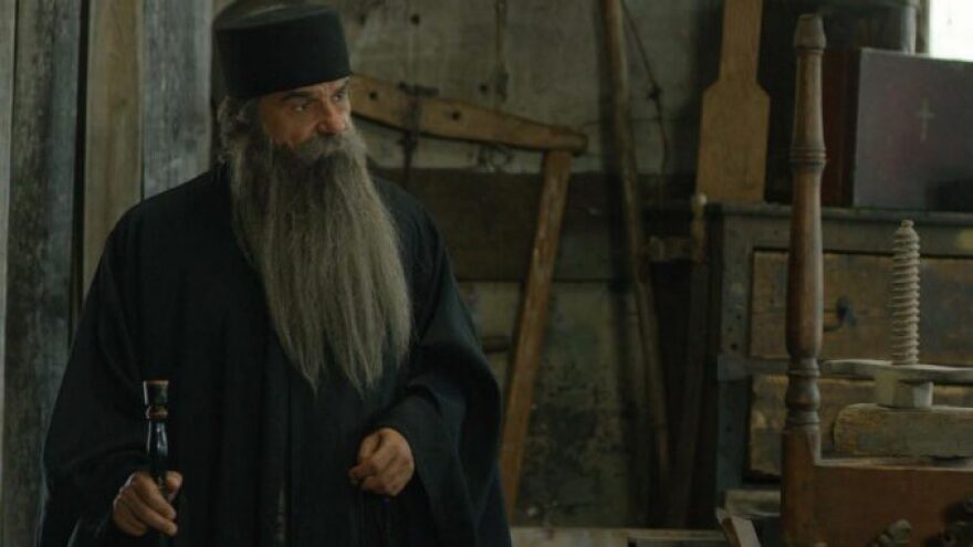 Κώστας Αποστολάκης: «Όλοι οι άνθρωποι που δουλεύουν στη σειρά "Άγιος Παΐσιος" πιστεύουν στον Χριστό»