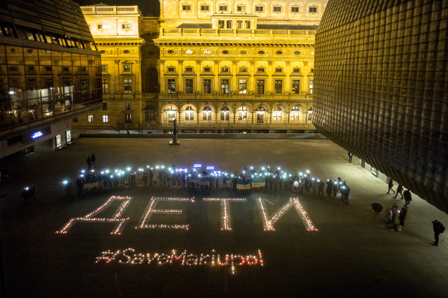 Ουκρανία: Κόλαση επί γης η Μαριούπολη - Παιδιά πεθαίνουν από αφυδάτωση  