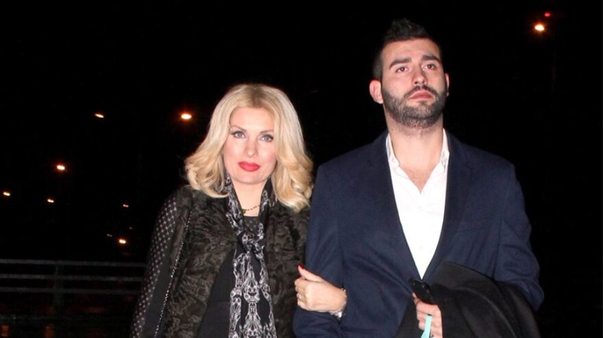 Η Ελένη Μενεγάκη εξομολογείται για τη σχέση με τη μητέρα της: «Ήμασταν αυτοκόλλητες»