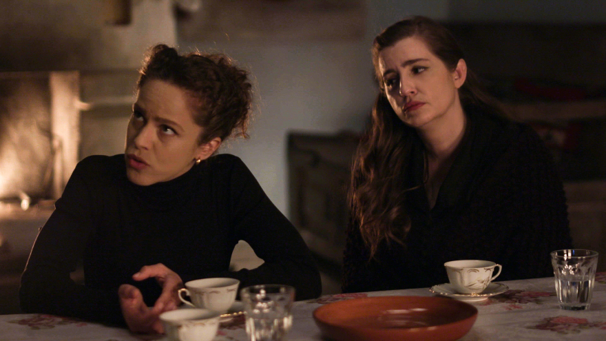 Άγριες Μέλισσες:  Η Ελένη ανησυχεί για τη συμμετοχή του Λάμπρου στην ΕΑΚ 