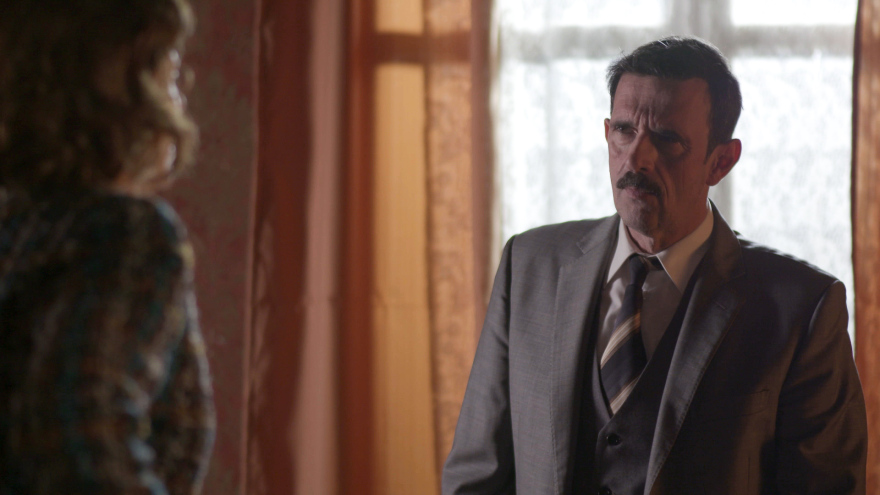 Άγριες Μέλισσες:  Η Ελένη ανησυχεί για τη συμμετοχή του Λάμπρου στην ΕΑΚ 