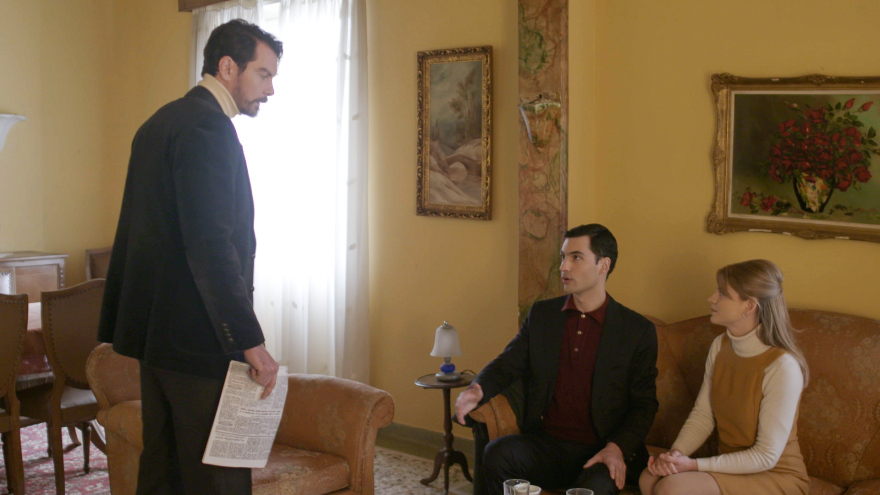 Άγριες Μέλισσες:  Η Ελένη ανησυχεί για τη συμμετοχή του Λάμπρου στην ΕΑΚ 