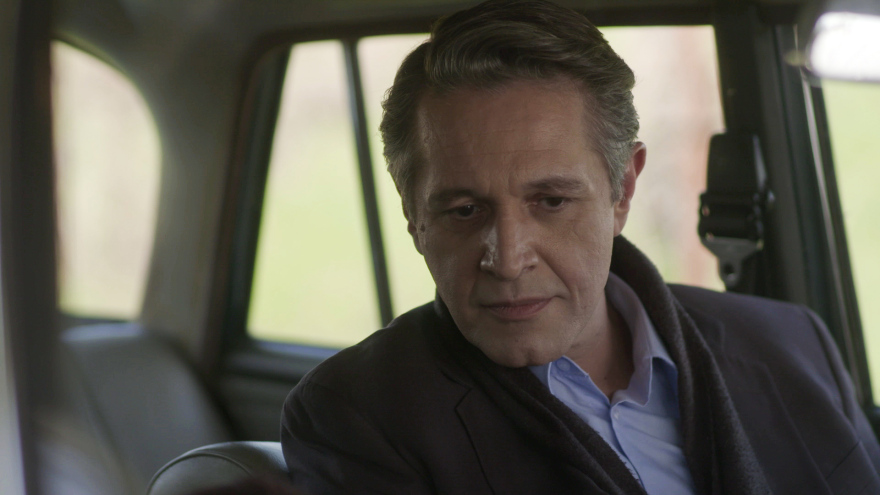 Άγριες Μέλισσες:  Η Ελένη ανησυχεί για τη συμμετοχή του Λάμπρου στην ΕΑΚ 