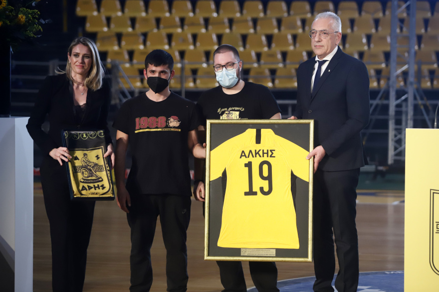  Αποσύρεται στη μνήμη του Άλκη η φανέλα με το Νο 19 από όλα τα τμήματα του Άρη 