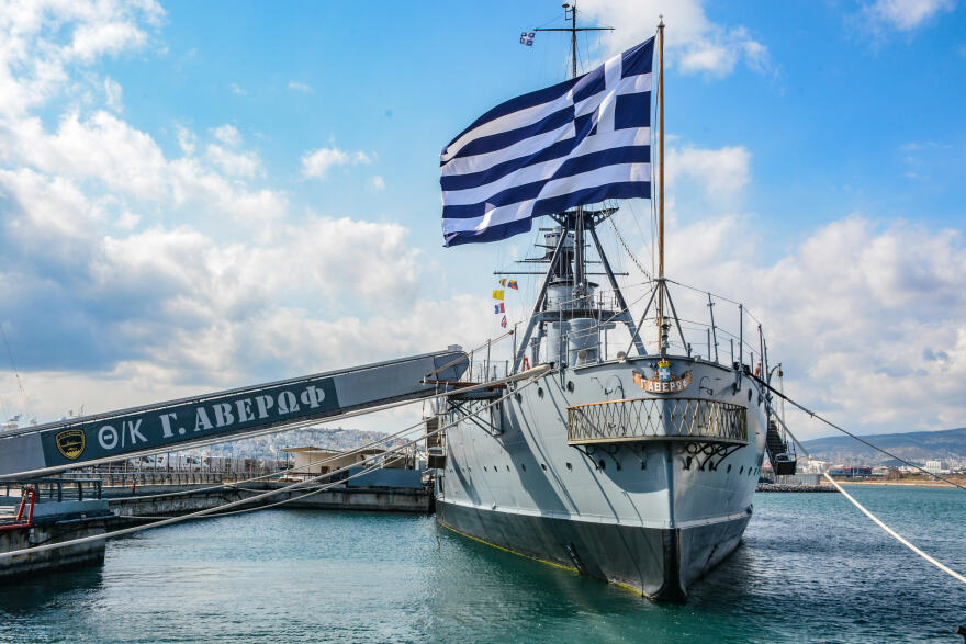 Στο θωρηκτό «Αβέρωφ» οι υπογραφές για Belh@rra και Rafale - Το μήνυμα από την παρουσία του αεροπλανοφόρου Σαρλ Ντε Γκωλ