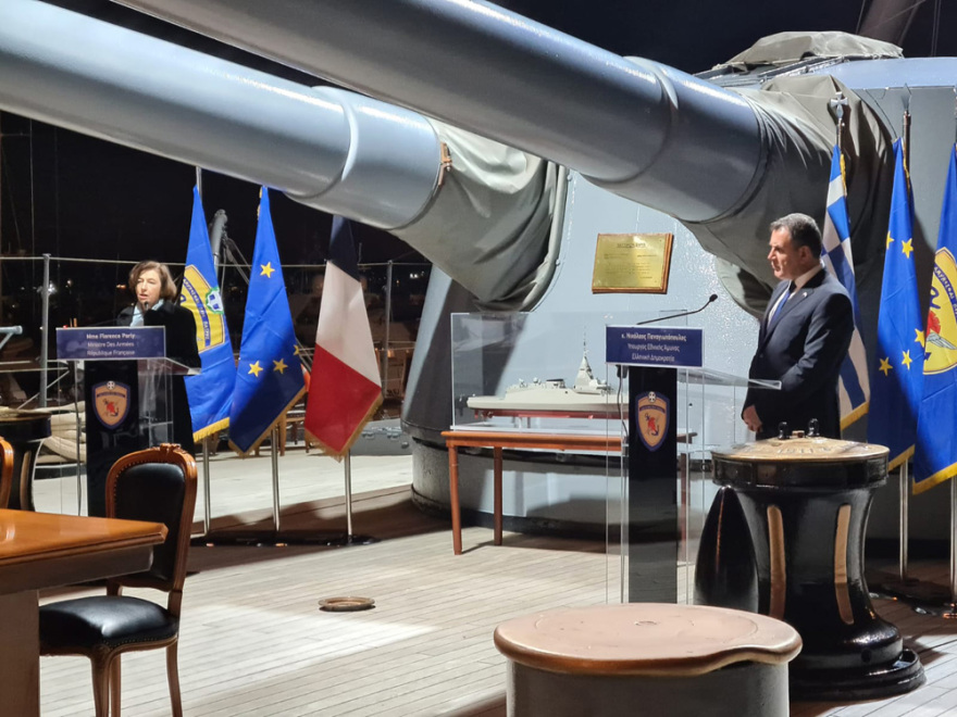 Στο θωρηκτό «Αβέρωφ» μπήκαν οι υπογραφές για 3 Belh@rra και 6 επιπλέον Rafale