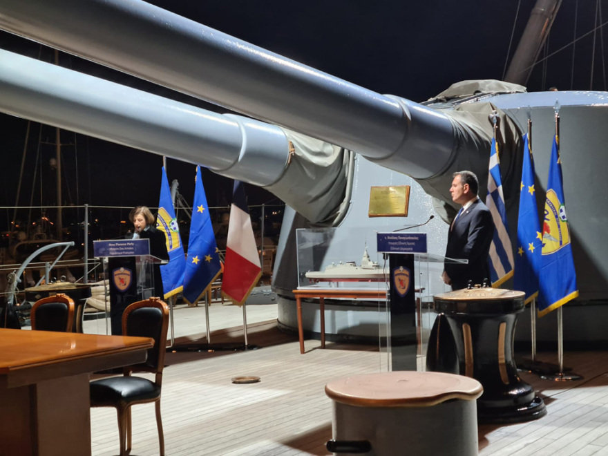 Στο θωρηκτό «Αβέρωφ» μπήκαν οι υπογραφές για 3 Belh@rra και 6 επιπλέον Rafale