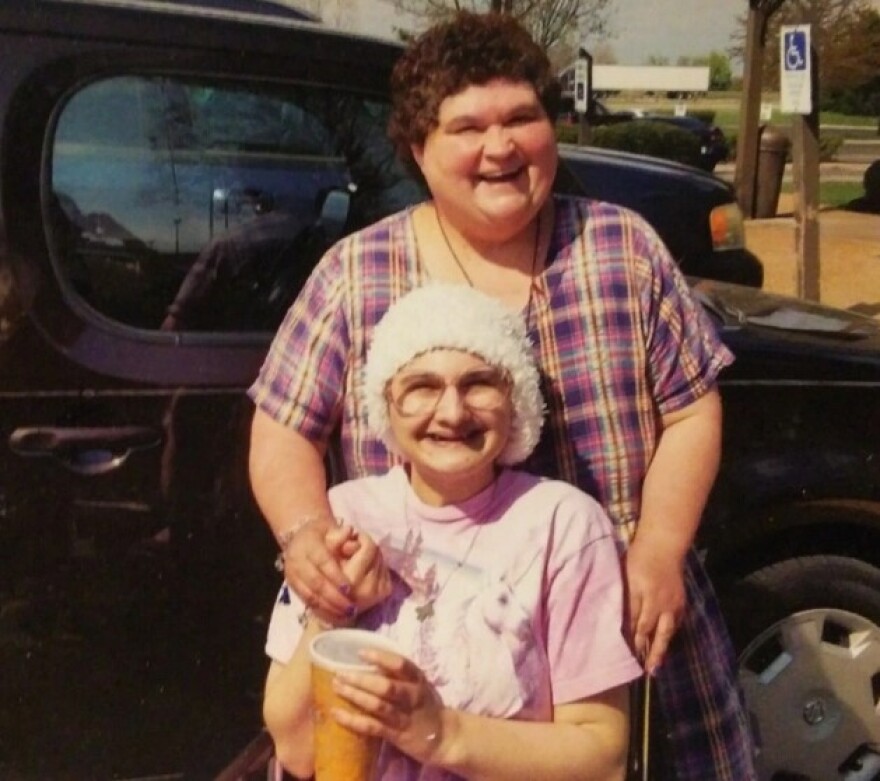 The Act: H ανατριχιαστική ιστορία της Dee Dee Blanchard που βασάνιζε το παιδί της επειδή το ήθελε άρρωστο