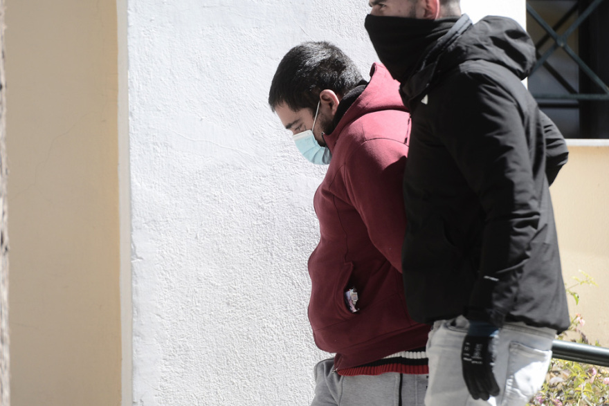 Νέα Φιλαδέλφεια: Ο δράστης βίασε την 18χρονη με το μαχαίρι στο λαιμό και στη συνέχεια έφυγε τρέχοντας 