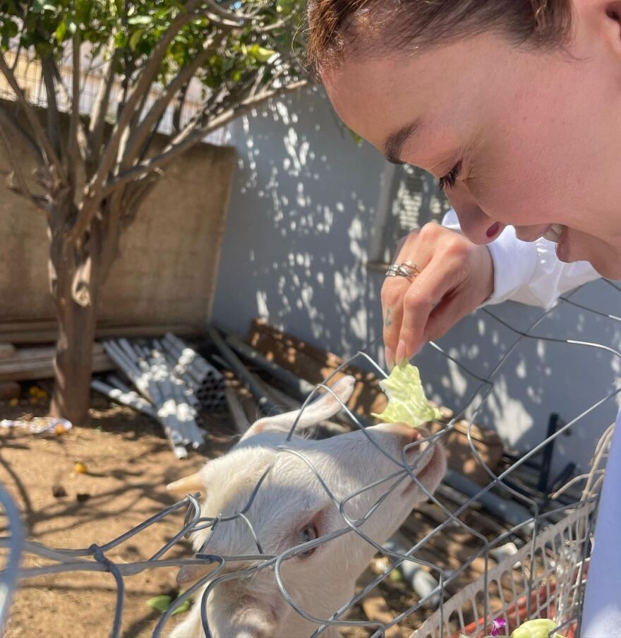 H Ελένη Φουρέιρα πέρασε την αργία της 25ης Μαρτίου στην εξοχή