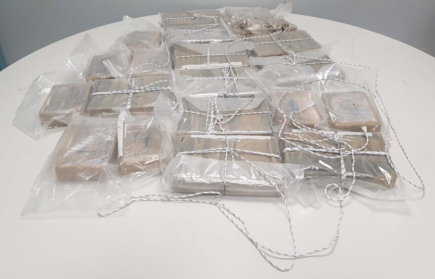 Ναρκωτικά: Πώς πιάστηκαν στη «φάκα» οι ντίλερς των βορείων προαστίων, ξαδέρφια πρώην υπουργού