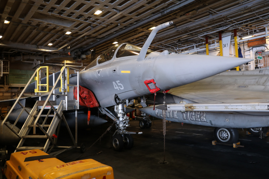 Το γαλλικό αεροπλανοφόρο «Σαρλ Ντε Γκολ» επισκέφθηκαν Παναγιωτόπουλος - Παρλί