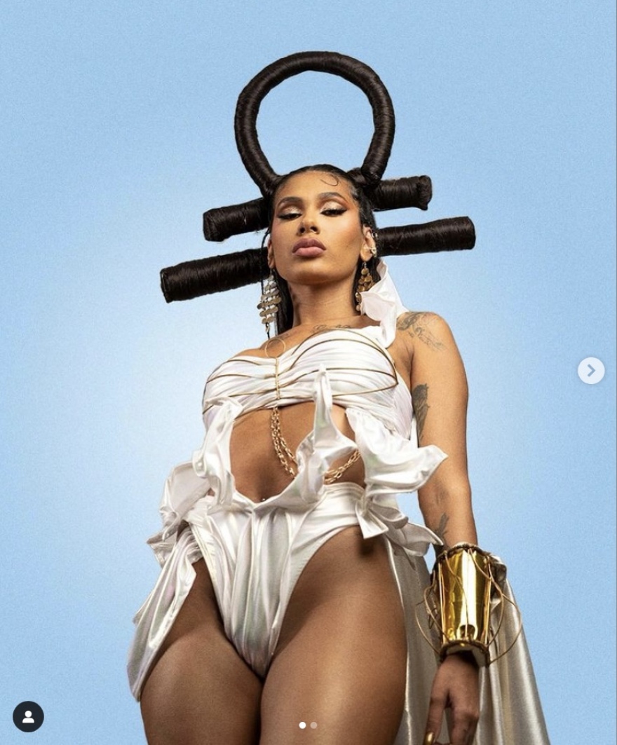 Βραζιλιάνα τραγουδίστρια κατέληξε στα επείγοντα γιατί... ντρεπόταν τον συντροφό της 